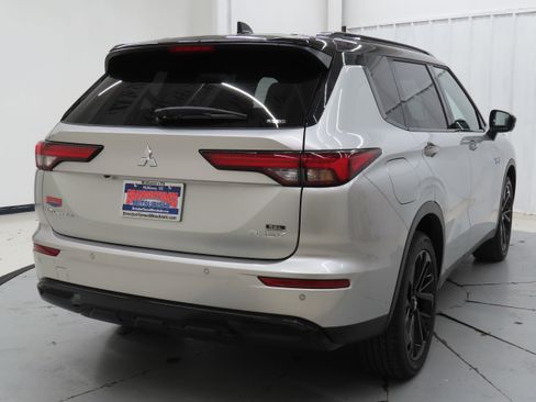 New 2025 Mitsubishi Outlander SEL Black Edition image 3