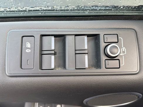 Used 2017 Land Rover Range Rover Sport SE image 20
