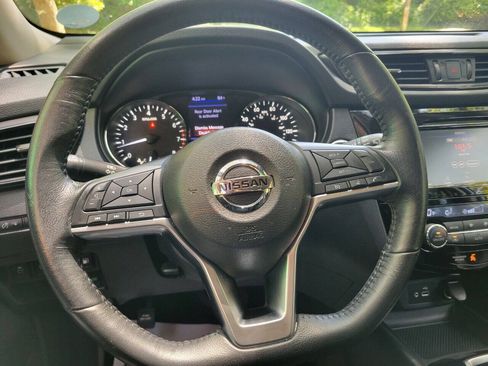 Used 2019 Nissan Rogue SV FWD image 20