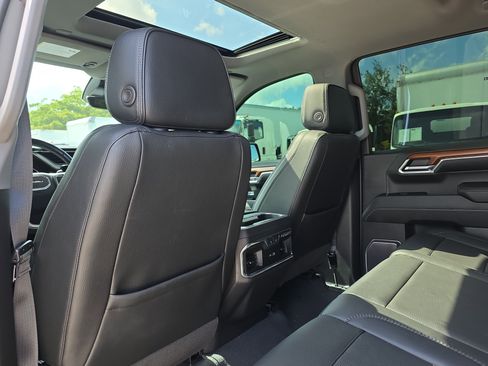 Used 2022 GMC Sierra 1500 Denali w/ Denali Reserve Package AWD/4WD image 15