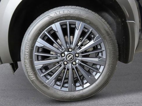 New 2026 Nissan Pathfinder SL w/ SL Premium Package AWD/4WD image 9