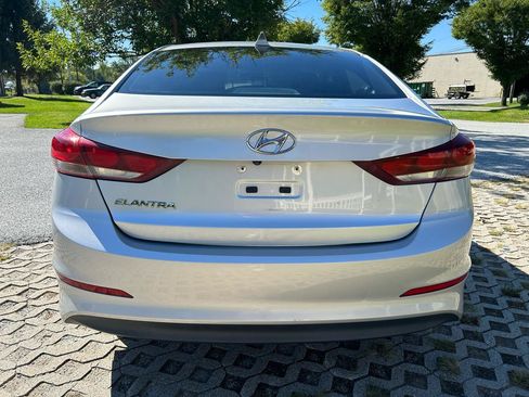 Used 2017 Hyundai Elantra SE FWD image 6