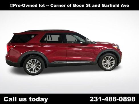Used 2021 Ford Explorer XLT w/ Equipment Group 202A AWD/4WD image 6