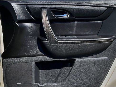 Used 2015 GMC Acadia SLT image 28