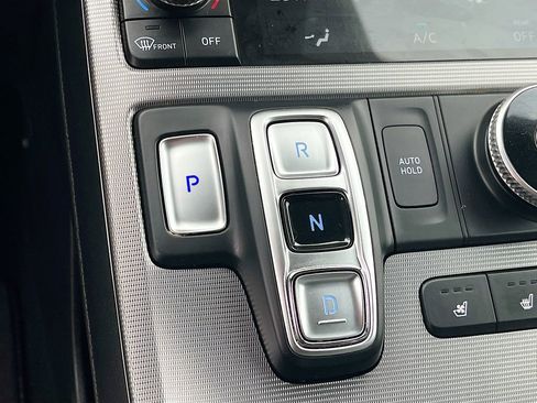 Used 2024 Hyundai Palisade Calligraphy image 17