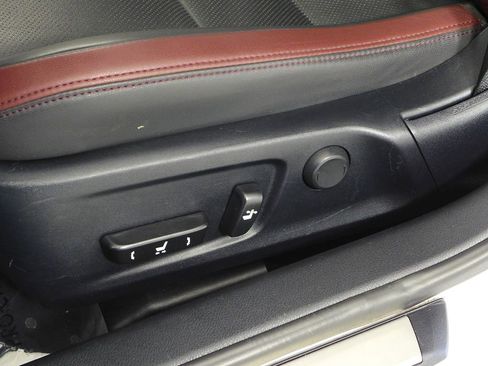 Used 2018 Lexus IS 300 RWD image 23
