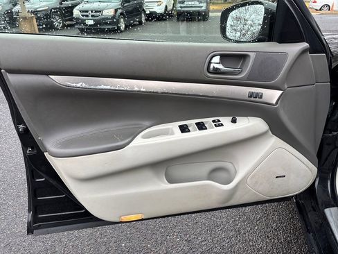 Used 2012 INFINITI G37 x w/ Premium Pkg image 16