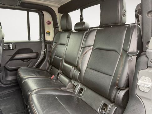 Used 2020 Jeep Gladiator Mojave AWD/4WD image 11