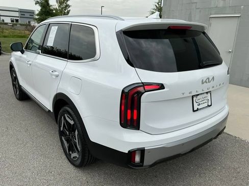 Used 2023 Kia Telluride EX FWD image 2