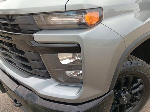 Used 2025 Chevrolet Silverado 2500 Custom w/ Custom Value Package image 5
