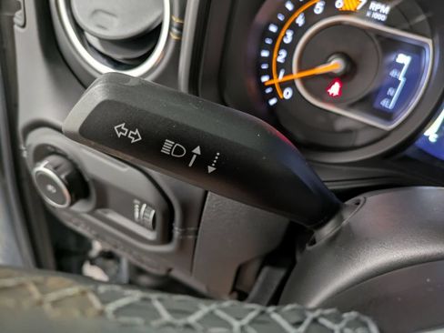 Used 2026 Jeep Wrangler Unlimited Sahara AWD/4WD image 19