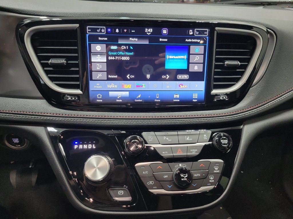 New 2027 Chrysler Pacifica Select AWD/4WD image 27