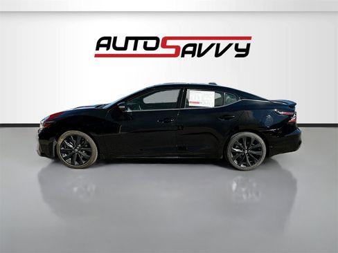 Used 2023 Nissan Maxima SR w/ Sport Mat Group image 4