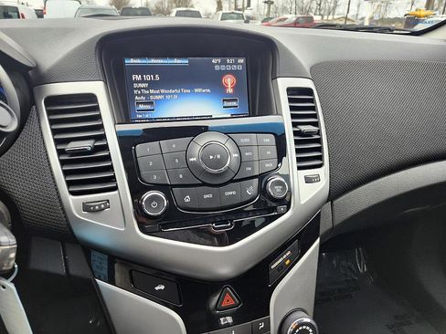 Used 2016 Chevrolet Cruze LT image 19