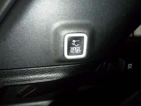 Used 2024 Jeep Grand Cherokee Altitude image 7