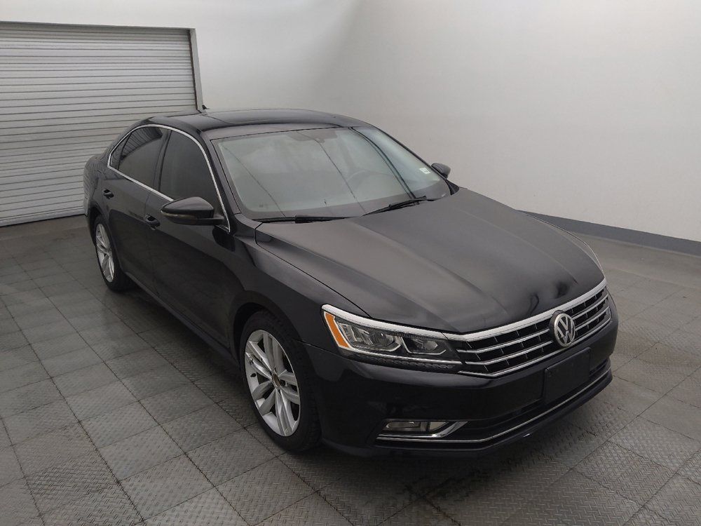 Used 2018 Volkswagen Passat 2.0T SE FWD image 13