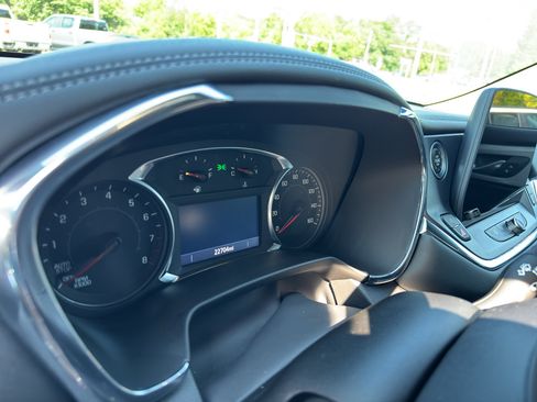 Used 2023 Chevrolet Blazer LT w/ Sound & Technology Package FWD image 12