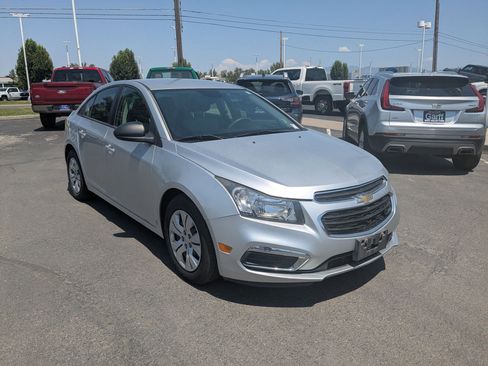 Used 2016 Chevrolet Cruze LS FWD image 2