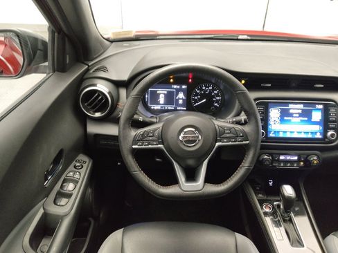 Used 2021 Nissan Kicks SR w/ SR Premium Package FWD image 22