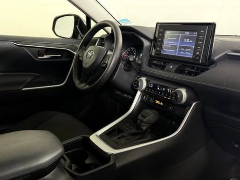 Used 2019 Toyota RAV4 XLE w/ Convenience Package FWD image 13