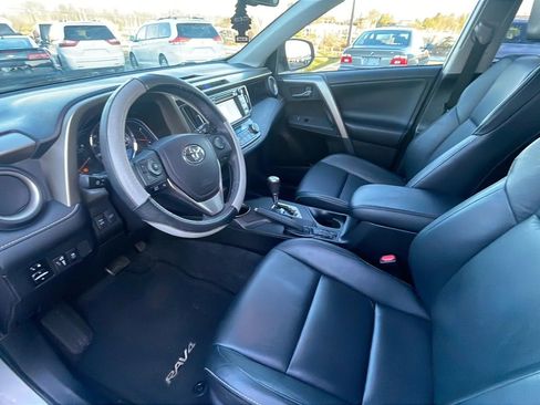 Used 2014 Toyota RAV4 Limited image 33