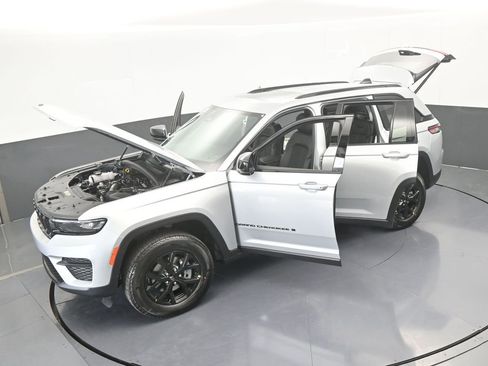 New 2025 Jeep Grand Cherokee Altitude RWD image 58