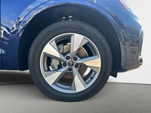 Used 2025 Audi Q5 Premium w/ Convenience Plus Package image 5