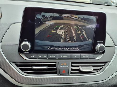 Used 2024 Nissan Altima 2.5 SR FWD image 6