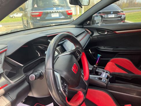Used 2017 Honda Civic Type R image 9