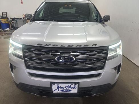 Certified 2018 Ford Explorer XLT w/ Equipment Group 202A FWD image 21