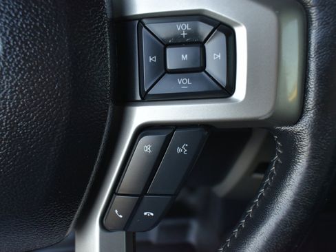 Used 2017 Ford F150 Lariat image 16