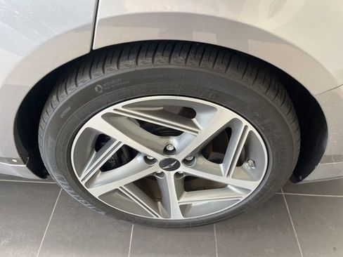 Used 2025 Genesis G80 3.5T Sport image 11