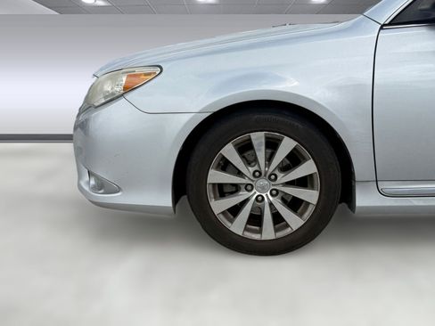 Used 2011 Toyota Avalon Limited image 10