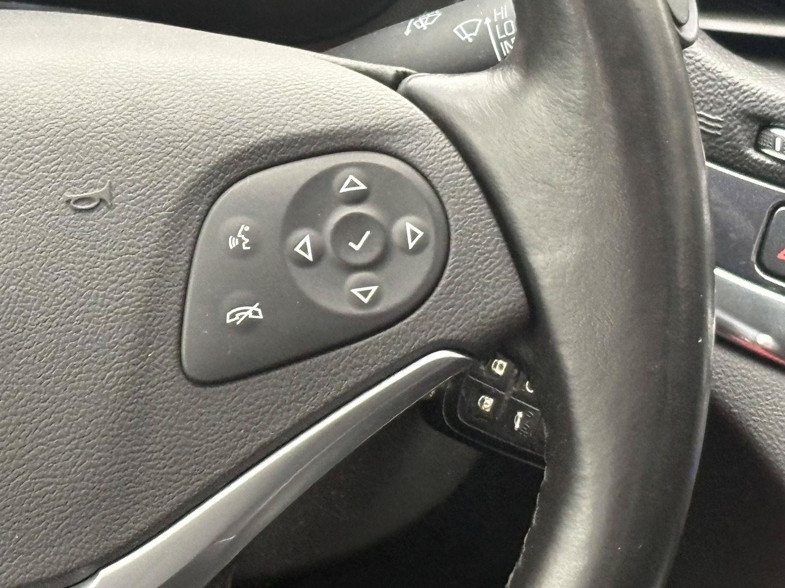 Used 2016 Chevrolet Impala LT w/ Convenience Package FWD image 9