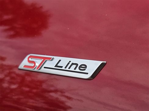 Used 2025 Ford Explorer ST-Line w/ Premium Package image 34