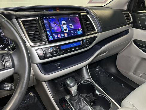 Used 2015 Toyota Highlander XLE image 28