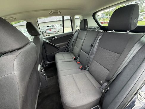 Used 2017 Volkswagen Tiguan Limited w/ Premium Package AWD/4WD image 17