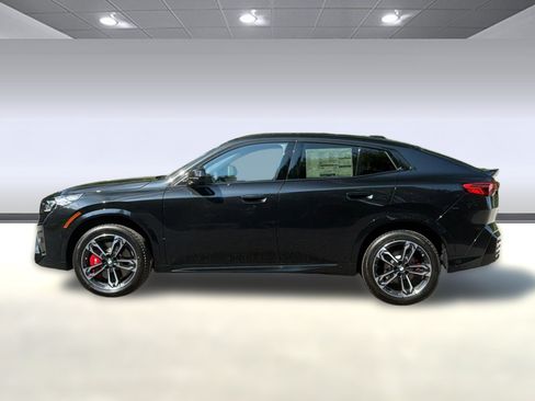 Used 2026 BMW X2 xDrive28i w/ M Sport Package AWD/4WD image 2
