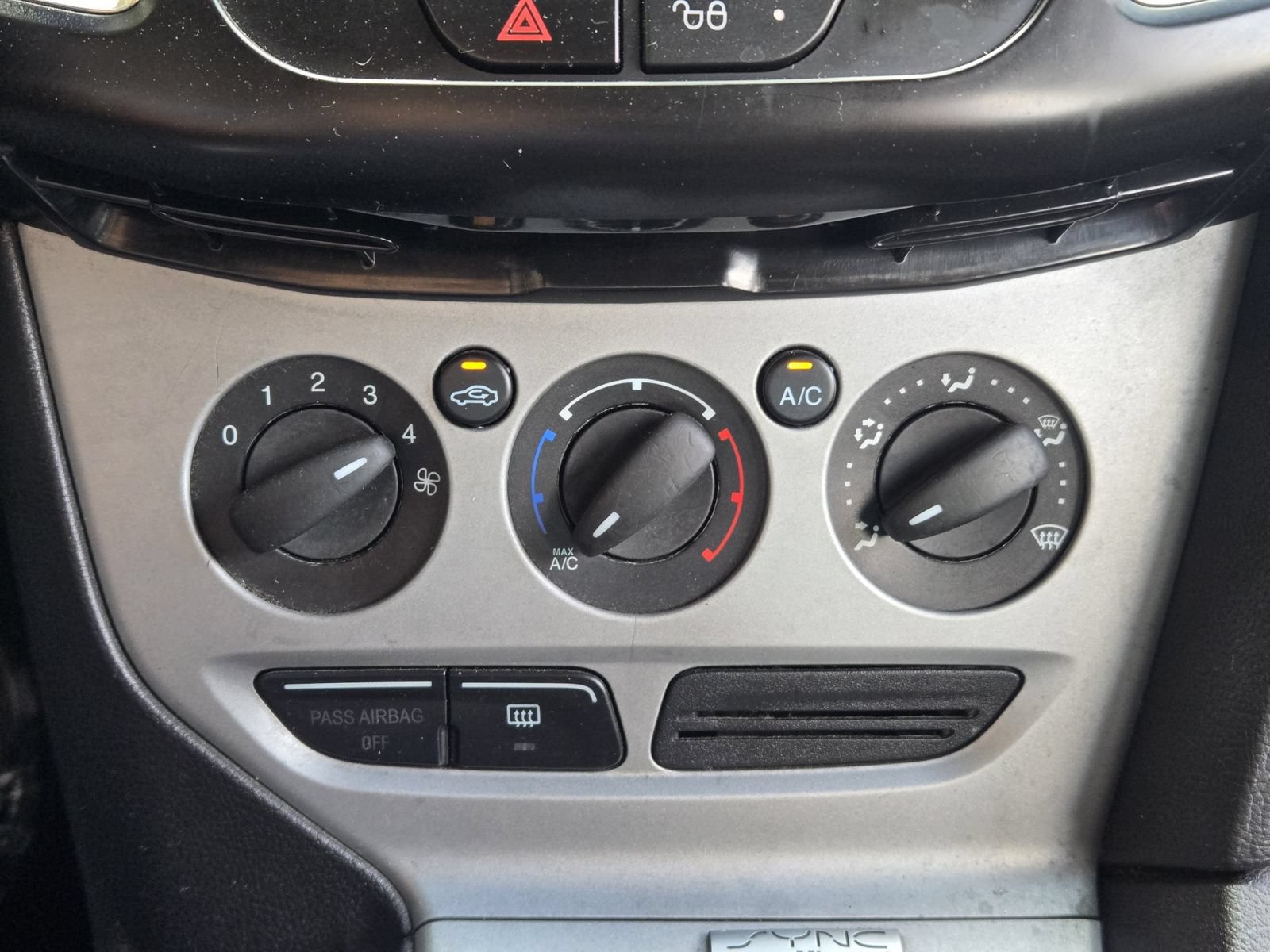 Used 2014 Ford Focus SE FWD image 17