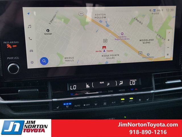 Used 2025 Toyota Sienna Platinum FWD image 18