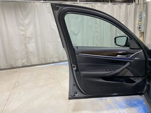 Used 2023 BMW 540i xDrive w/ M Sport Package image 21