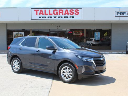 Used 2022 Chevrolet Equinox LT FWD image 2