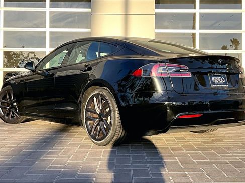 Used 2022 Tesla Model S Plaid image 11