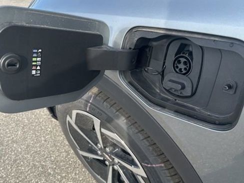 New 2026 Chevrolet Equinox EV LT w/ Comfort Package FWD image 9