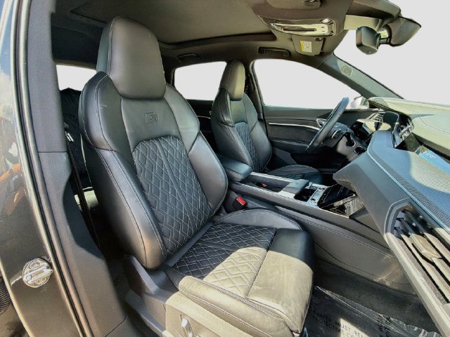 Used 2024 Audi SQ8 e-tron Premium Plus AWD/4WD image 15