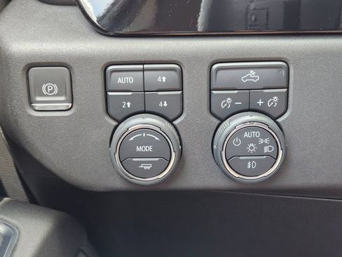 Used 2024 Chevrolet Silverado 1500 RST AWD/4WD image 28