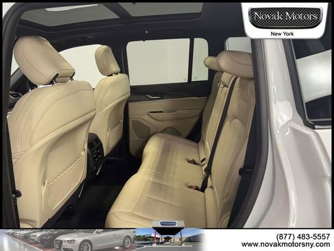 Used 2023 Jeep Grand Cherokee Limited w/ Luxury Tech Group II AWD/4WD image 13