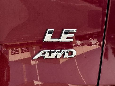 Used 2020 Toyota RAV4 LE AWD/4WD image 29