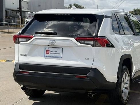 Used 2024 Toyota RAV4 LE FWD image 7