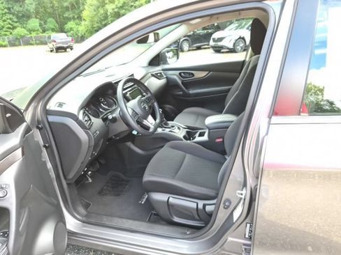 Used 2019 Nissan Rogue Sport S w/ Appearance Package AWD/4WD image 16